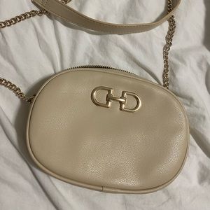H&M crossbody bag in cream color